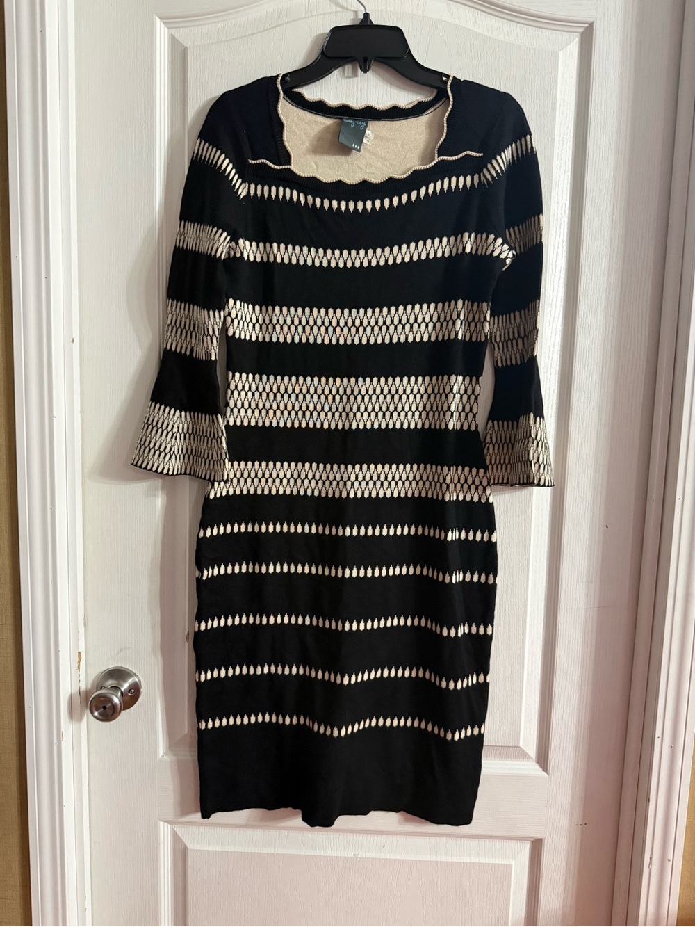 Gabby Skye Black Cream Jacquard Sweater Dress Sz M. SP-67